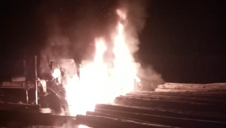 Ataque incendiario en forestal de Fresia deja siete máquinas destruidas y un guardia lesionado