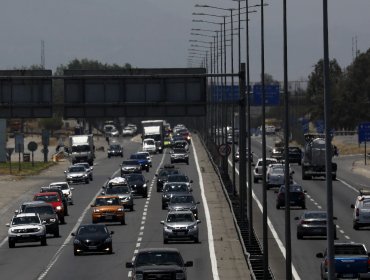 Nuevo balance de carreteras reporta una salida de 185 mil vehículos desde la Región Metropolitana