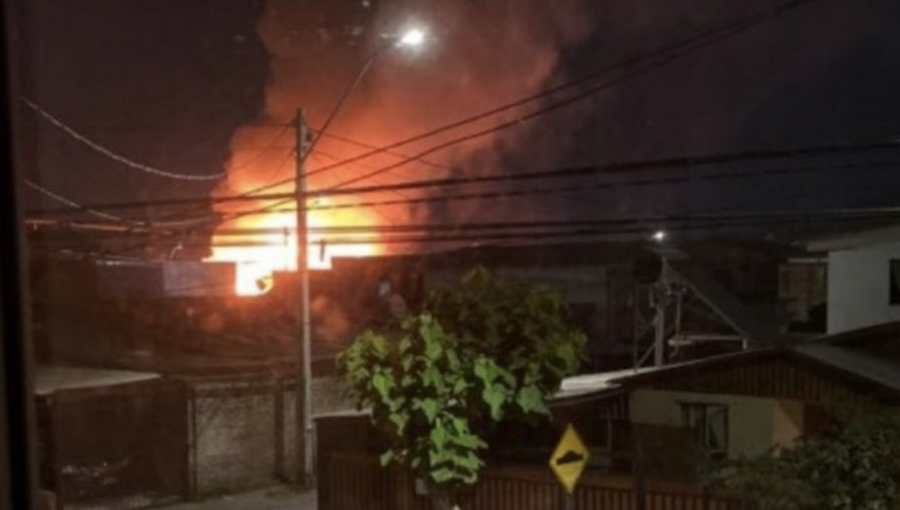 Incendio dejó a una persona muerta y dos casas destruidas en San Bernardo