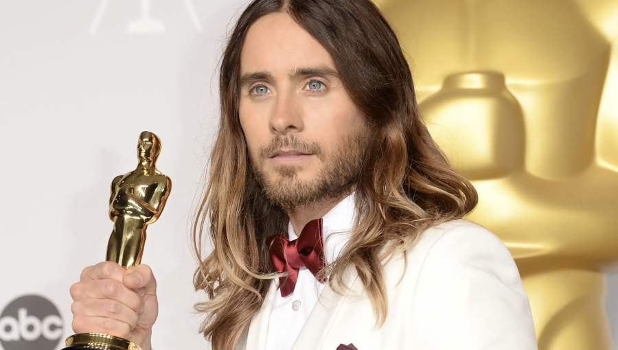 Jared Leto celebra sus 50 años con fotografía de su tonificado cuerpo