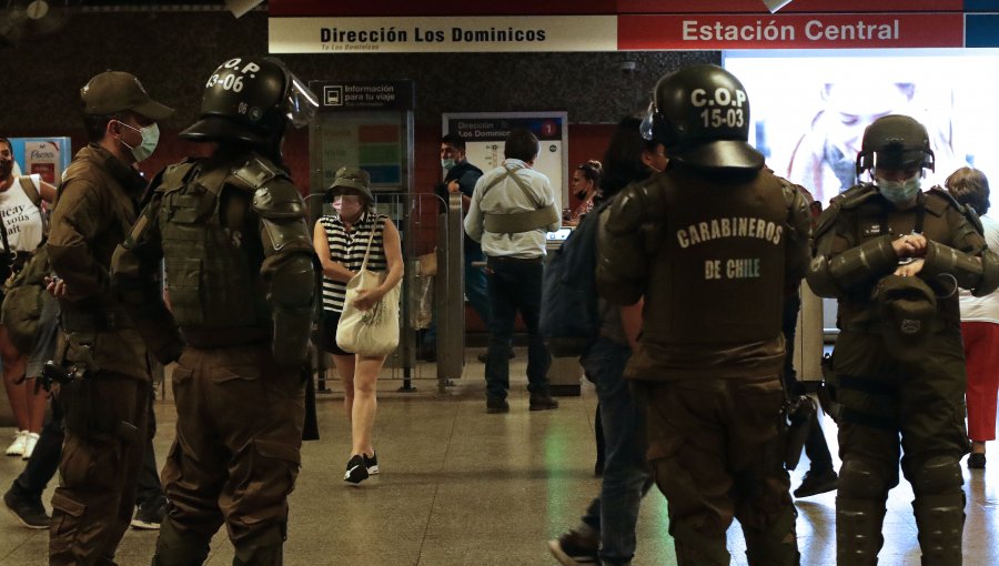 Desalojo de comerciantes ambulantes provocó suspensión del servicio de Metro Estación Central