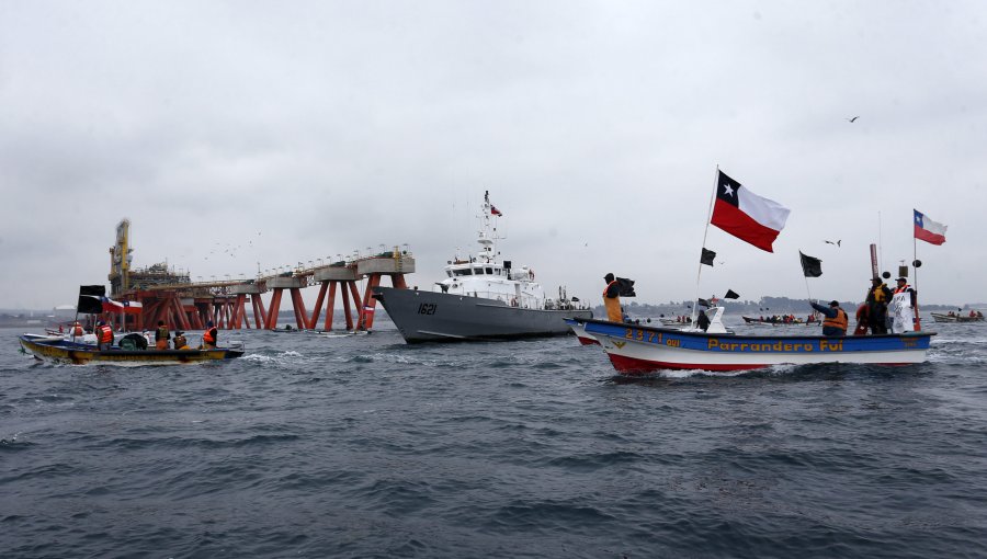 ENAP alcanza acuerdo con pescadores de Quintero y se puso fin a la toma de la bahía