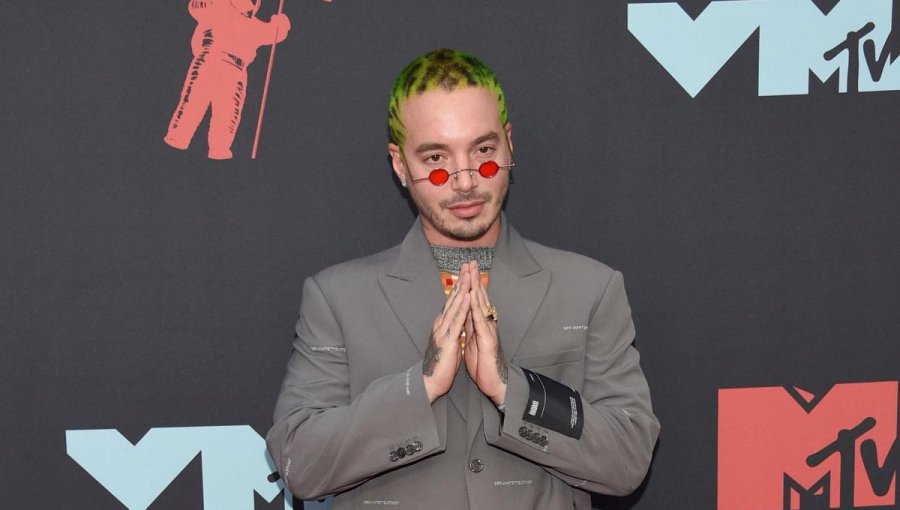 Polémica en redes sociales por la elección de J Balvin como artista afrolatino del año