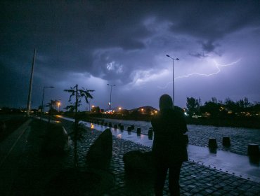 Se mantiene la alerta por posibles tormentas eléctricas entre las regiones de Coquimbo y O'Higgins