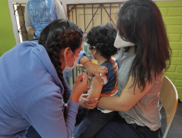 Villa Alemana abre punto de vacunación exclusivo para niños, niñas y adolescentes con necesidades especiales