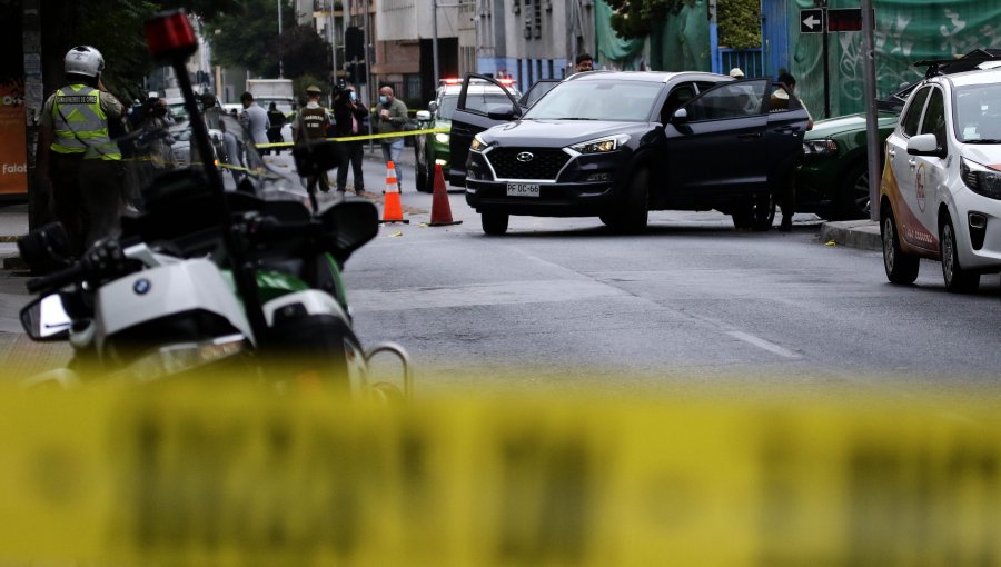 Asalto termina en persecución y balacera en Santiago: tres delincuentes fueron detenidos, uno de ellos baleado