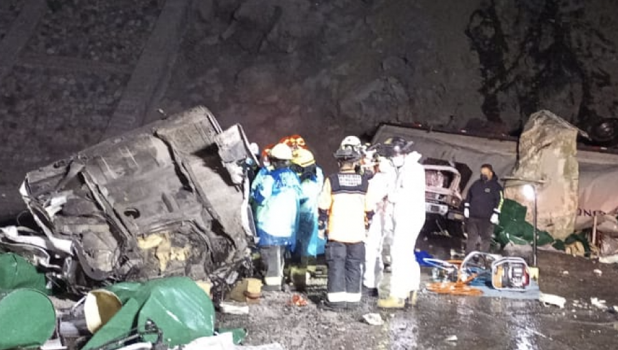 Accidente donde falleció camionero argentino mantiene el tránsito suspendido en la ruta internacional Los Andes - Mendoza