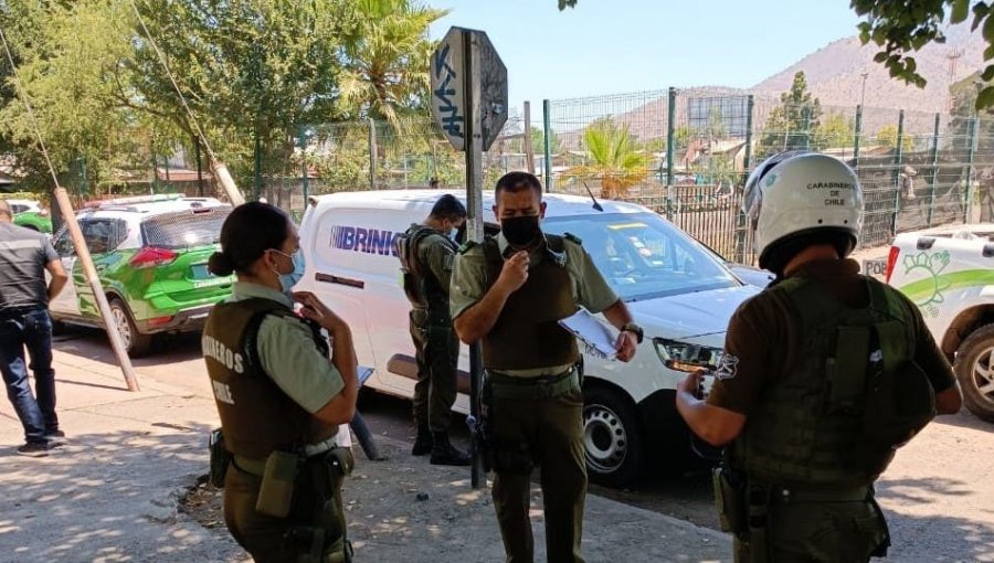 Delincuentes roban millonario botín desde camioneta de valores en Recoleta: trabajadores fueron intimidados con armas de fuego