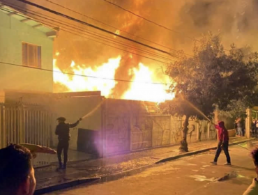 Maipú y Macul comenzaron el 2022 con sendos incendios estructurales: en el primero falleció una mujer de 53 años