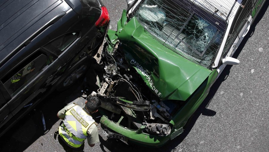 Choque de patrulla de Carabineros terminó con tres personas lesionadas