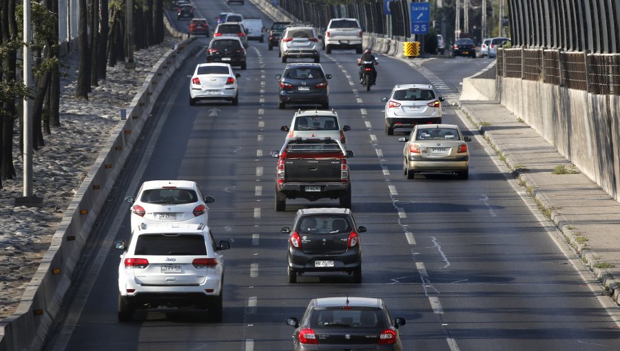 Año Nuevo: Más de 160 mil vehículos regresarán a Santiago este domingo