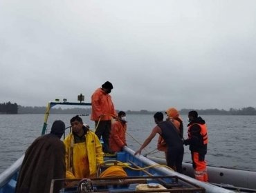 Encuentran cuerpo de turista que estaba desaparecido tras caer de kayak en lago Lleu-Lleu