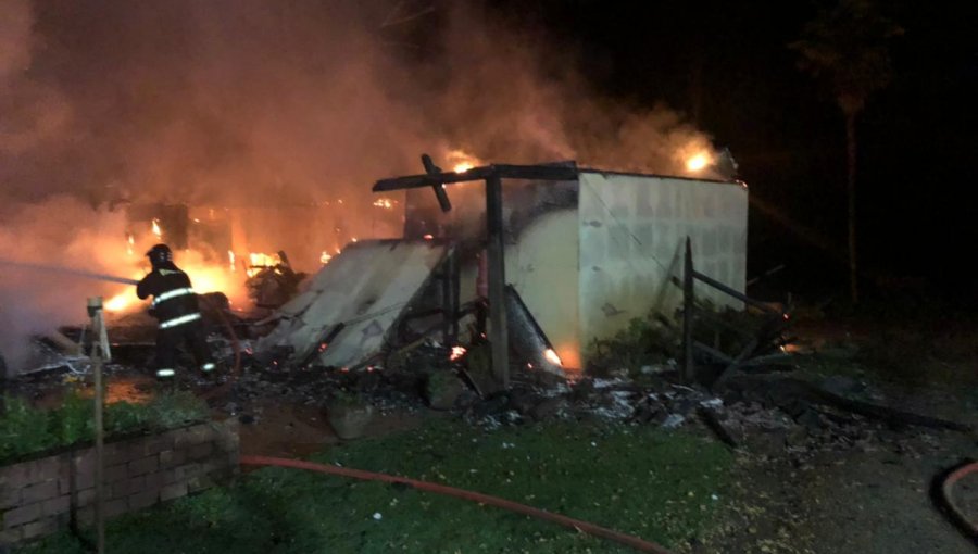 Dos casas, bodegas, una oficina, y un tractor fueron destruidos tras nuevo ataque incendiario en Traiguén