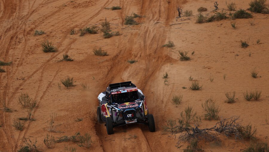 "Chaleco" López aumentó su ventaja en la cima de vehículos ligeros del Dakar 2022