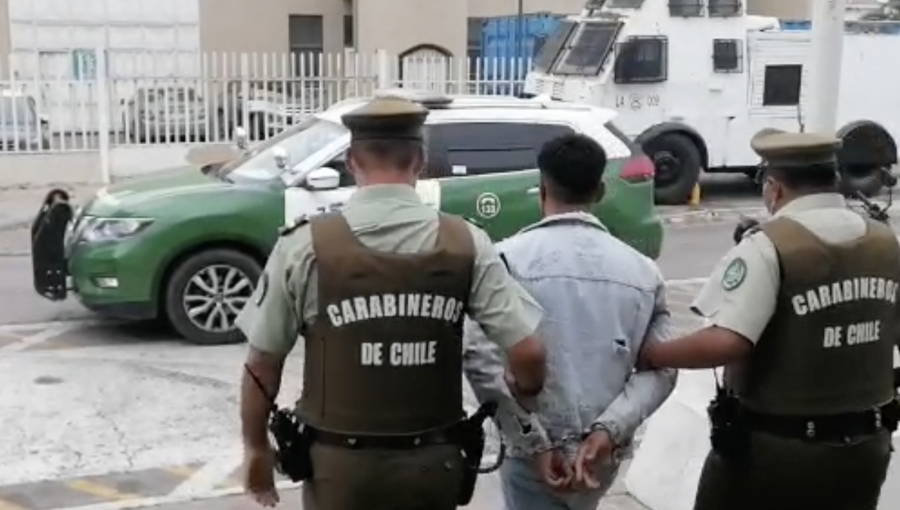 Detienen a dos sujetos que fueron sorprendidos en plena transacción de drogas en El Quisco