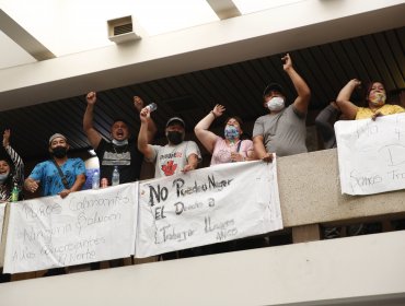 Comerciantes ambulantes se tomaron la Municipalidad de Viña del Mar: exigen hablar con la alcaldesa Macarena Ripamonti