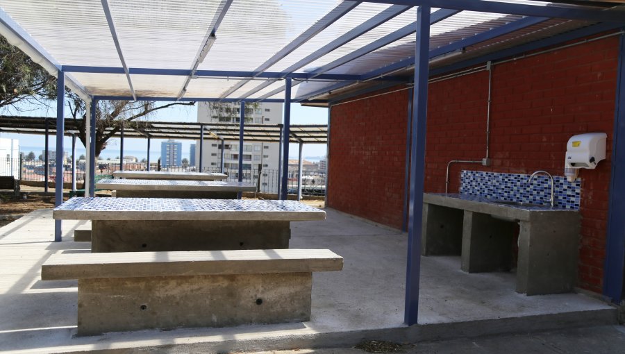 Hospital Van Buren de Valparaíso habilita espacio al aire libre destinado al encuentro de su personal