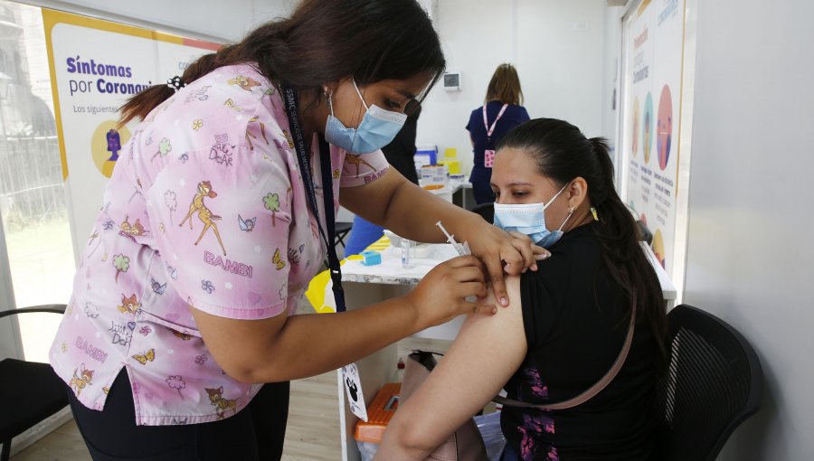 Este lunes comienza la inoculación de la cuarta dosis por el Covid: Revisa el calendario