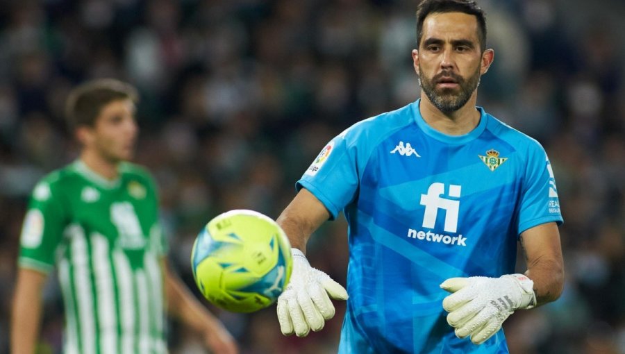 "Multa para silenciar": El duro descargo de Claudio Bravo por posible sanción al Betis