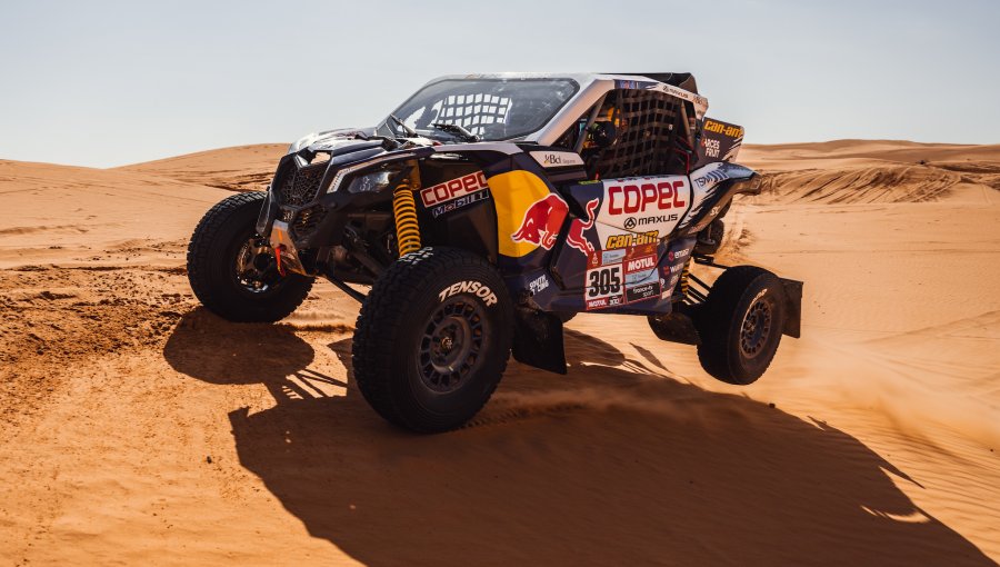 "Chaleco" López terminó cuarto en la octava etapa y sigue líder en los prototipos ligeros del rally Dakar