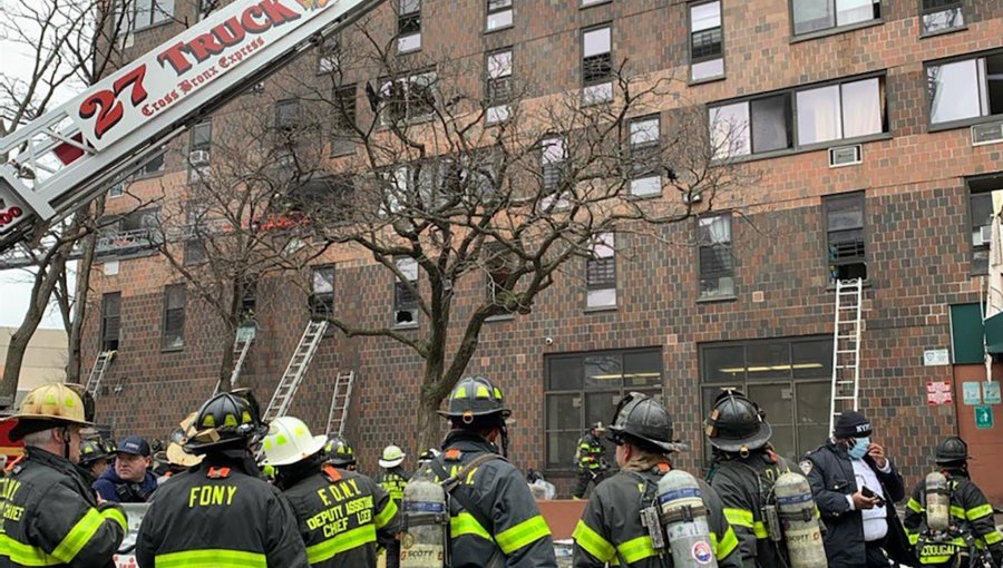 Al menos 19 muertos, entre ellos 9 menores, en el incendio más mortífero que sufre Nueva York en 30 años 9 enero 2022