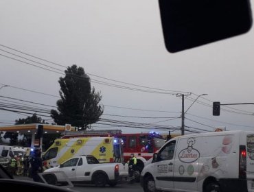 Al menos siete lesionados deja colisión y posterior volcamiento de ambulancia en Talcahuano