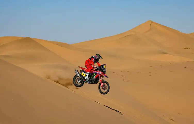 Pablo Quintanilla trepa al segundo lugar de la general tras la décima etapa de motos en Rally Dakar