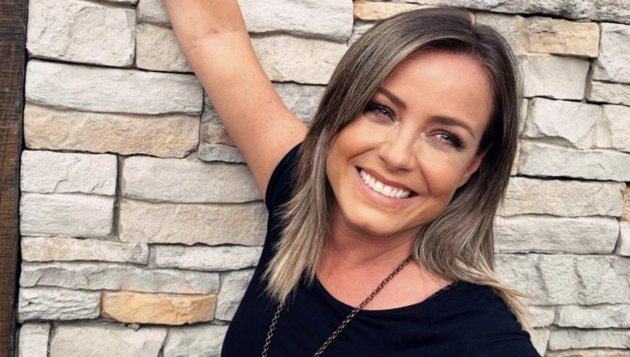 Claudia Conserva da la bienvenida a sus 48 años con veraniega fotografía