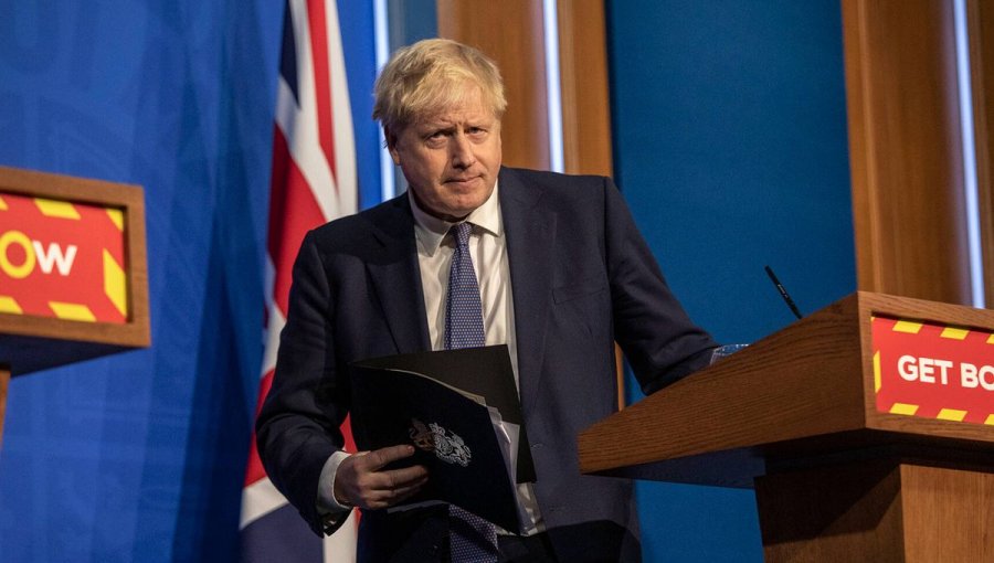 Boris Johnson contra las cuerdas tras admitir que estuvo en una fiesta durante la estricta cuarentena de 2020