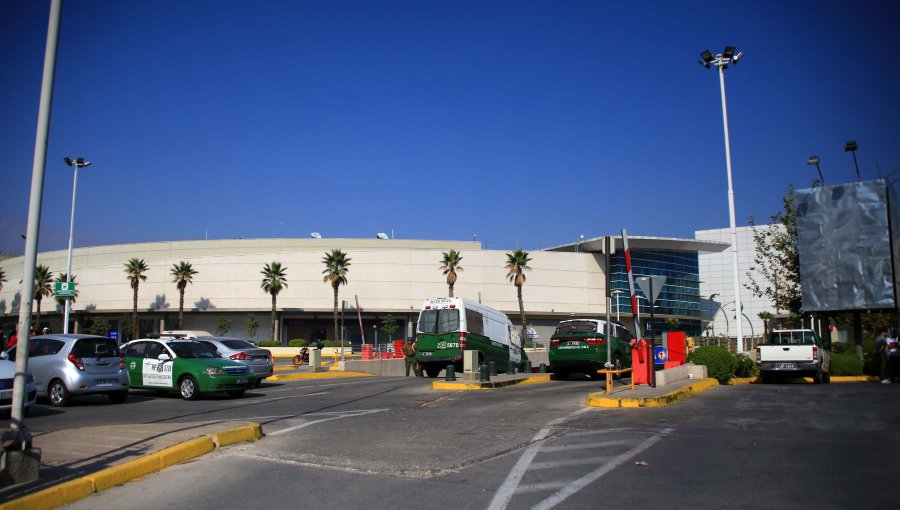 Delincuentes huyen disparando tras cometer asalto en tienda de mall de La Florida: hay dos detenidos