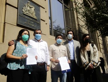Diputados de oposición acuden a Contraloría y solicitan dejar sin efecto la licitación del litio