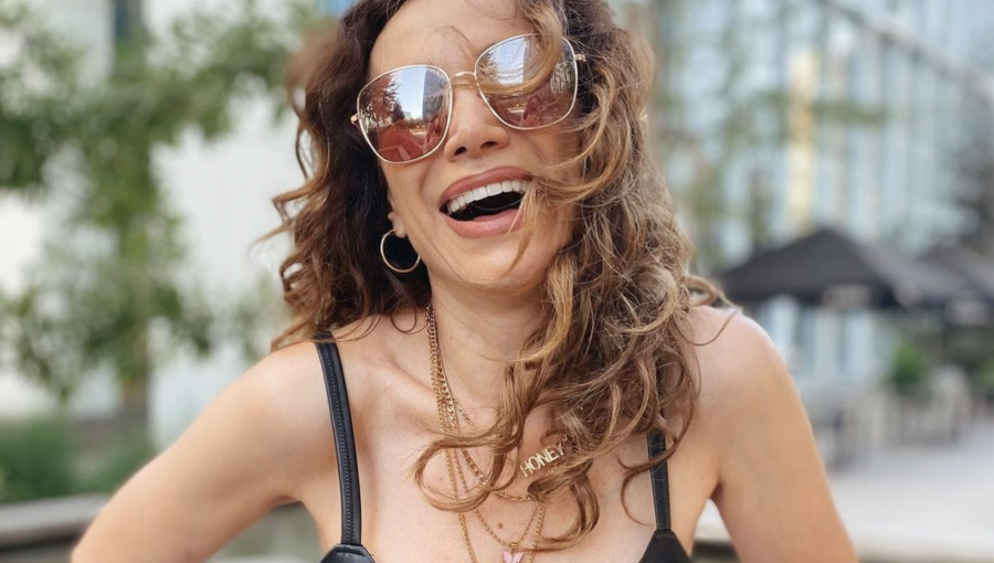 Alejandra Fosalba encanta en redes sociales con osado registro veraniego