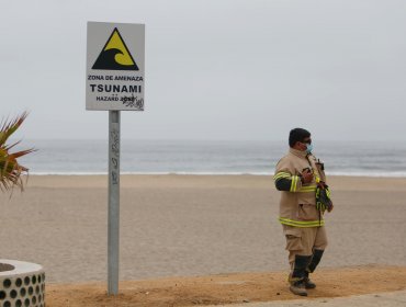 Familia turista quedó atrapada en roqueríos pese a advertencias de Onemi