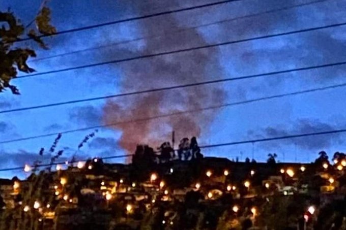 Incendio forestal afectó a sector de la población René Schneider de Chorrillos en Viña del Mar