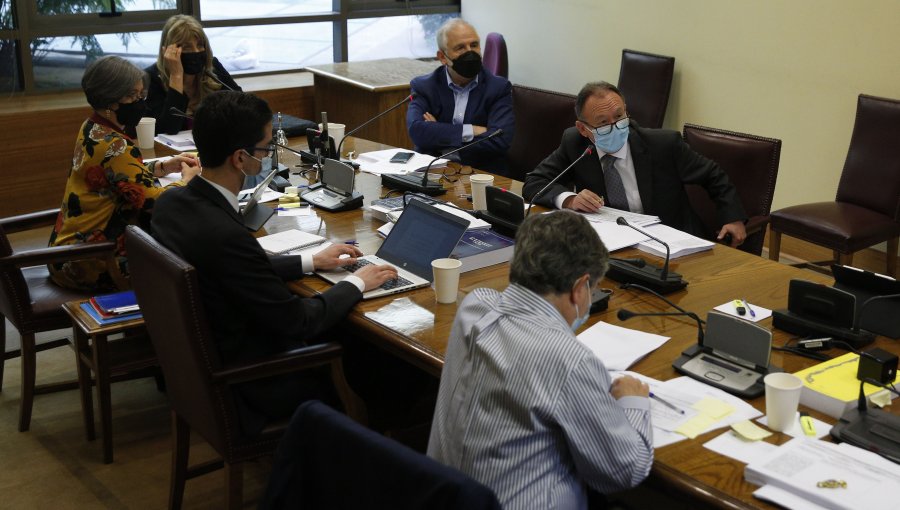 Sala del Senado votará este lunes al Pensión Garantizada Universal