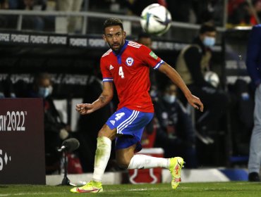 Nuevas bajas en la Roja: Mauricio Isla y Jean Meneses dieron positivo por Covid-19