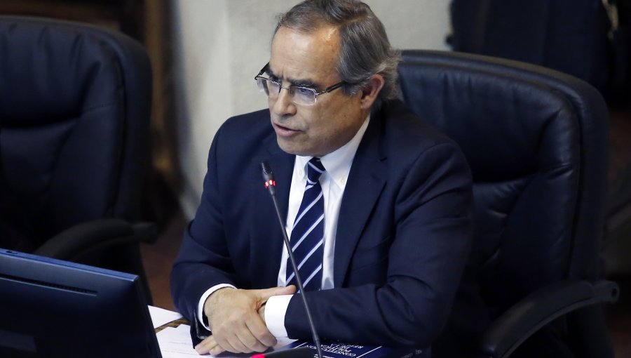 Senador Pugh destacó acortamiento de la brecha digital en Chile, pero llamó a acelerar la protección de datos y la creación del Instituto de Ciberseguridad