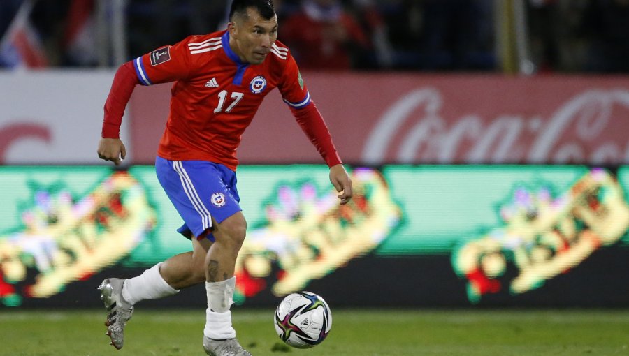 Se encienden las alarmas en la Roja: Gary Medel y Charles Aránguiz fueron sometidos a exámenes en Calama