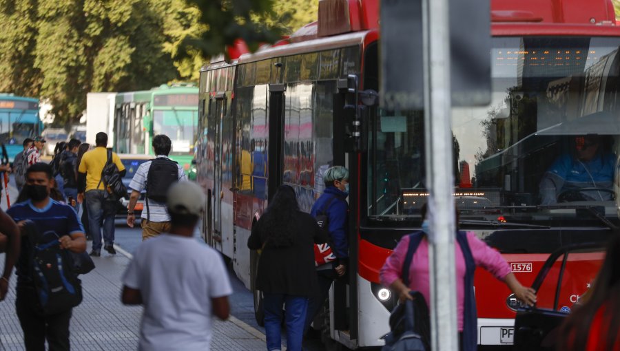 Gobierno frenó alza del pasaje del transporte público en la región Metropolitana: valor no sube desde el estallido social