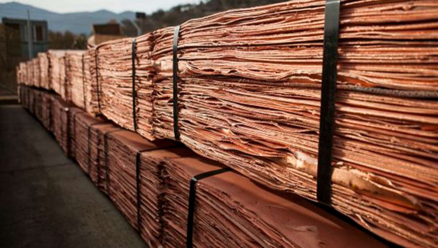 Cochilco mantiene proyección para el precio del cobre en 2022 de US$3,95 la libra y prevé un menor valor para 2023