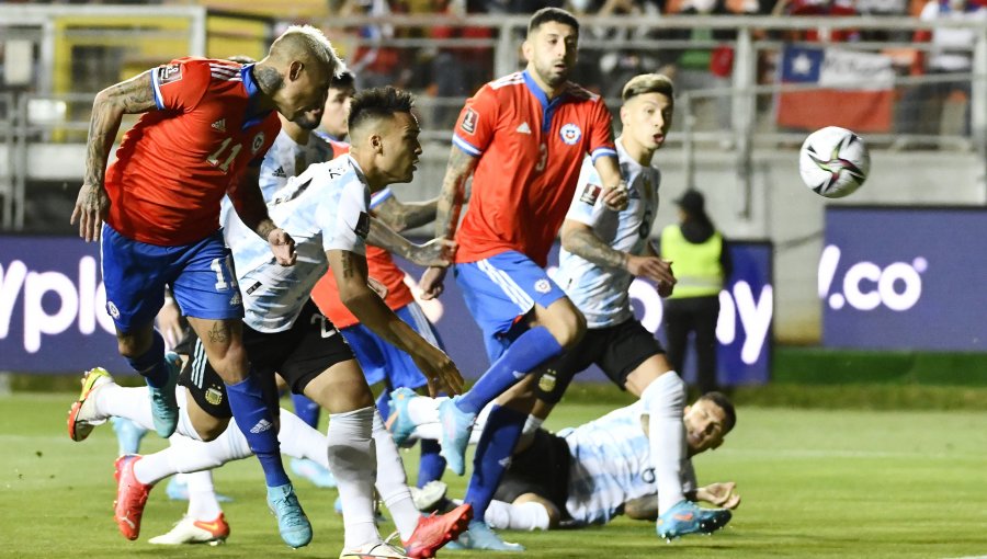 Chile no pudo con Argentina y se pone cuesta arriba la clasificación a Qatar