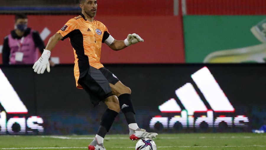 Claudio Bravo fue liberado de la convocatoria de la Roja por lesión en duelo ante Argentina