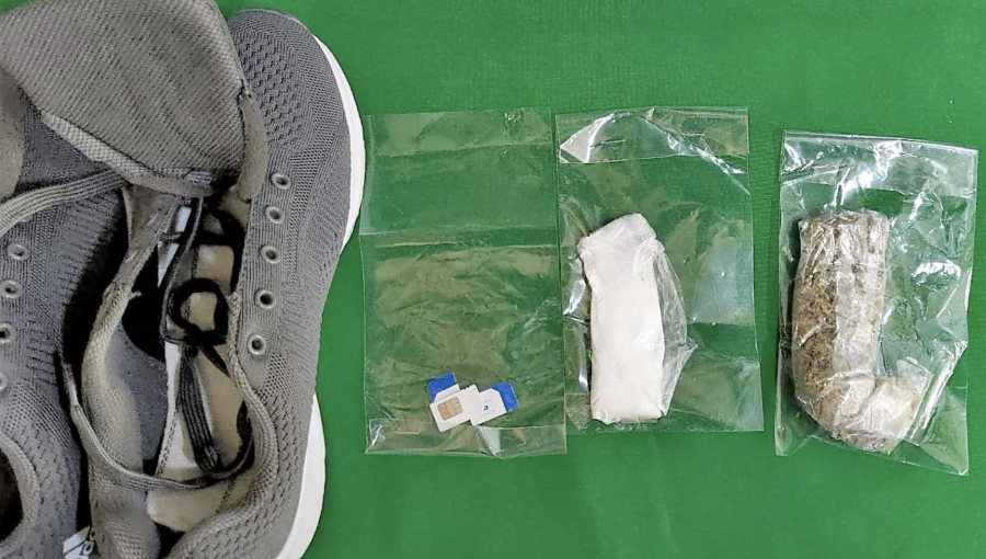 Dos mujeres fueron sorprendidas intentando ingresar marihuana y pasta base en zapatillas a la cárcel de Quillota