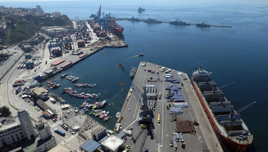Solicitan a Contraloría que suspenda el proceso que adjudicó a Agunsa la licitación del Terminal 2 del Puerto de Valparaíso