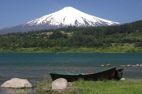 Avioneta cae en ladera del volcán Villarrica: se trabaja en rescatar a ocupantes