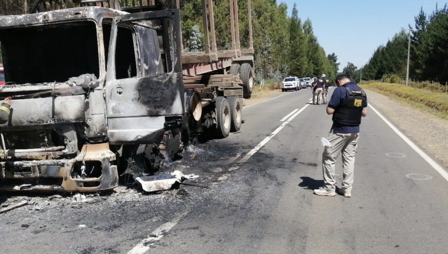 Nuevo ataque incendiario deja a camión destruido en Collipulli: no hay heridos