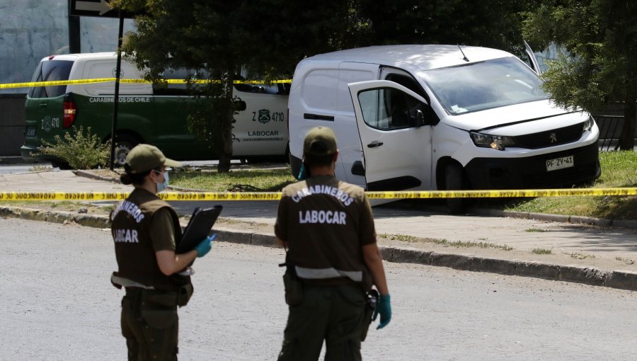 Persecución policial entre Providencia y Recoleta termina en balacera entre delincuentes y carabineros: cuatro detenidos y un herido