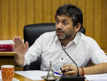Crisis migratoria: Alcalde de Arica fustiga a Andrés Allamand por "falta de liderazgo"