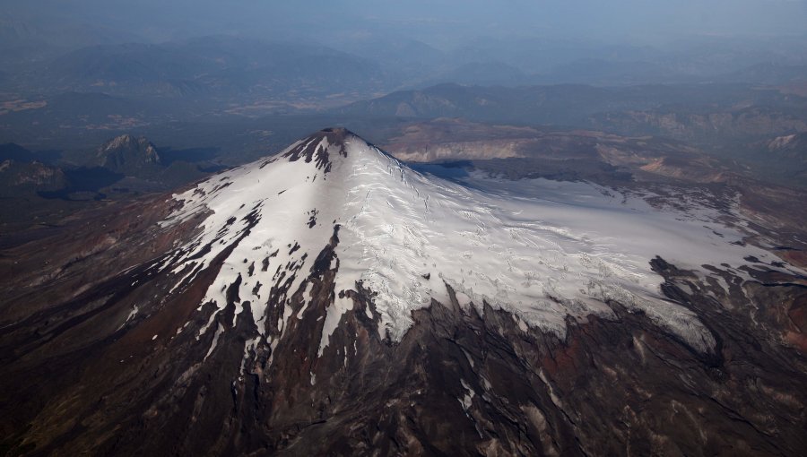 Aumentan a dos los tripulantes fallecidos por caída de avioneta en la ladera del volcán Villarrica