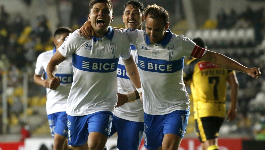 Católica muestra toda su jerarquía en el debut: Dio vuelta el partido y le ganó a Coquimbo